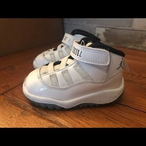 COPY - Jordans size 5 for kids
